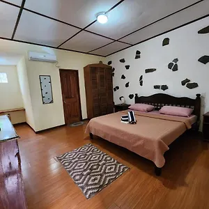 Отель Tiptop Hotel, Resto And Delishop, Панглао